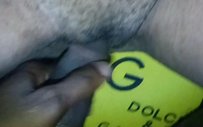 Bobby Johnson: 피곤하고 화난 자지 메리제인의 보지를 계속 쓰다듬는 것 외에는 다른 선택의 여지가 없었습니다.