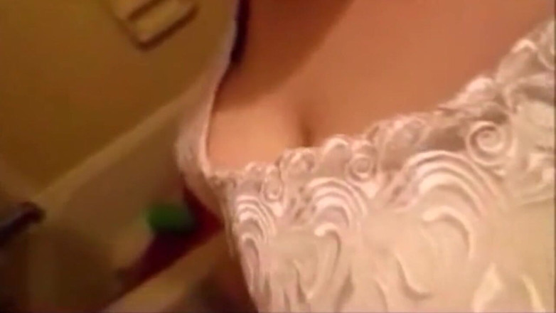 Fat House Wife: Titty jebanie ogromne 48 ddd cycków w łazience strzelanie spust wszędzie