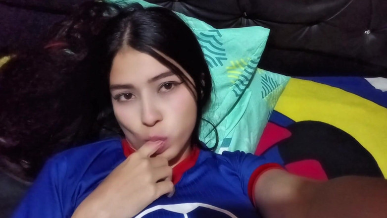 Yuli and tony: Üvey kız kardeşimle bir odayı paylaşmayı kabul ediyorum ve bütün...