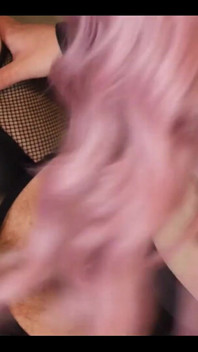 Sensualmente sodomizzata e poi distrutta da 2 enormi strapon