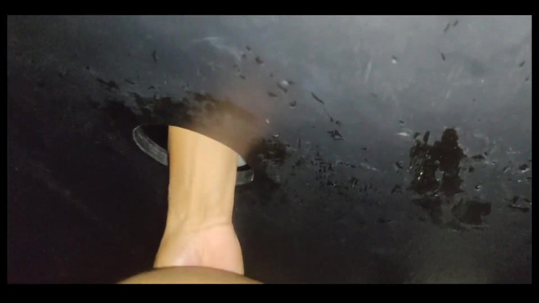 Kel Macettare: Aku lagi asik nyepong kontol raksasa pria kulit hitam di...