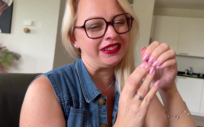 Anna Lynx: लंबे नाखून टेपिंग कामोत्तेजक asmr