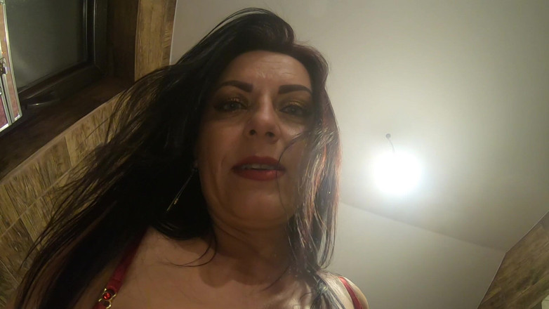 MilfyCalla: Fetiche de lencería de encaje rojo - provocación de grandes tetas...