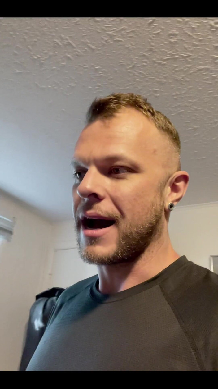 Wade Wolfgar: Yall için küçük bir güncelleme.