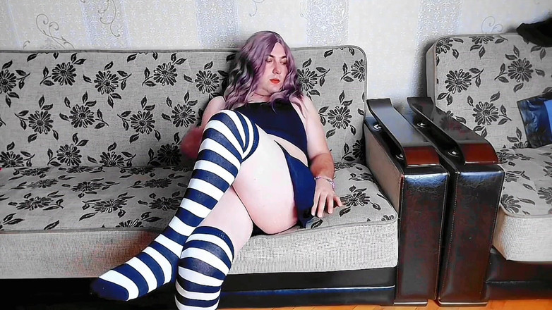 Kitty_Cross: Jupe courte, longue nuit