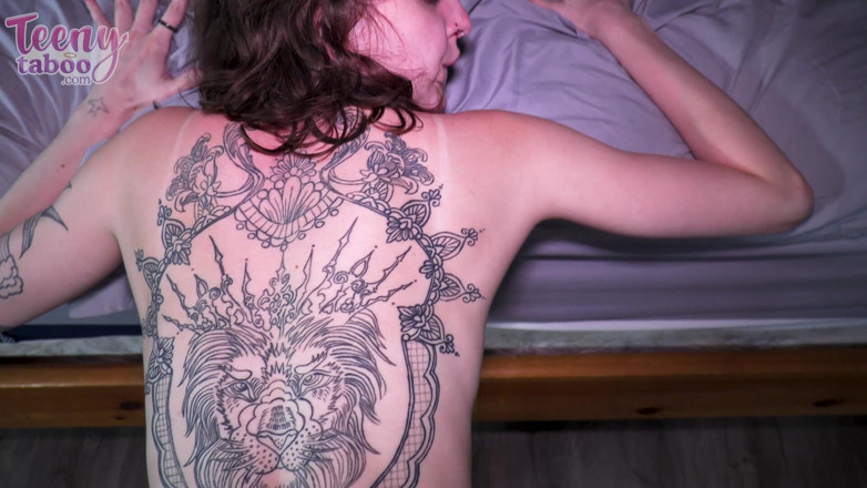 Teenytaboo: Mokra opiekunka do dziecka