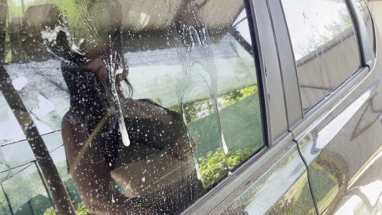 Hottie goddess: İç çamaşırlı dağınık tükürük