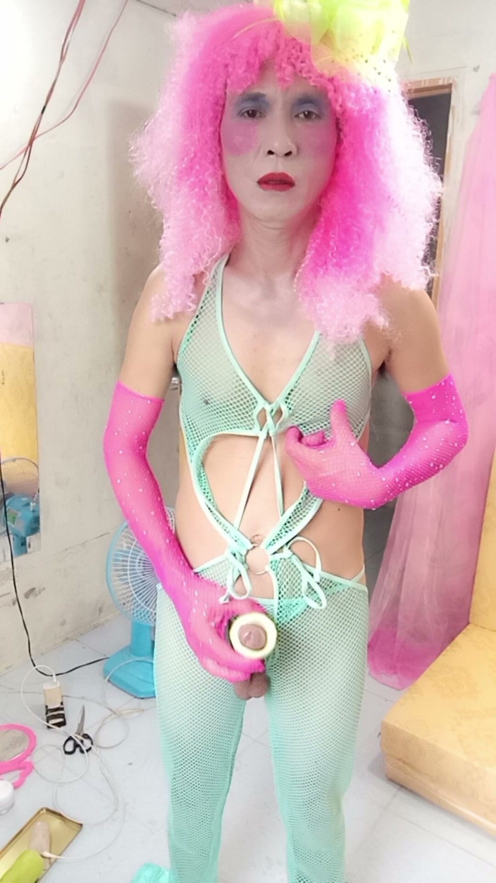 nguyen dang thien tri: 섹시한 옷을 입은 Oanh Le Transgender 포르노 Cucu 너무 쾌락