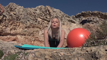 Blazing Teens: Sportovní teenagerky jsou ošukané při sportování!