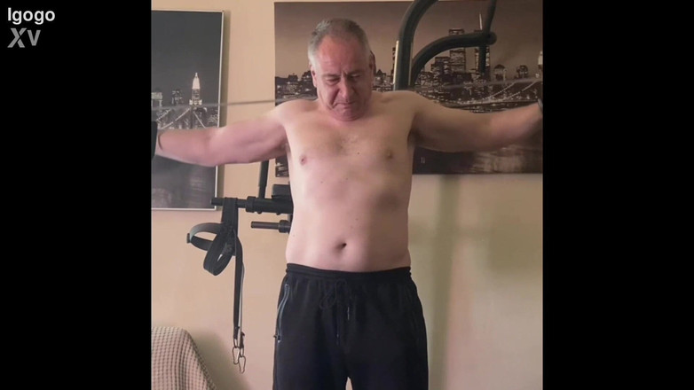 Alex Igogo: 솔로 늙은