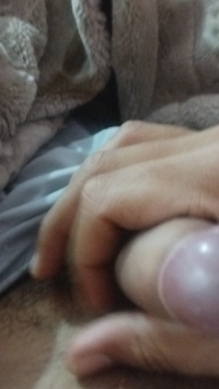 Sexy hot boy: 私はあなたを置いて行きます、私の近くに来てください。