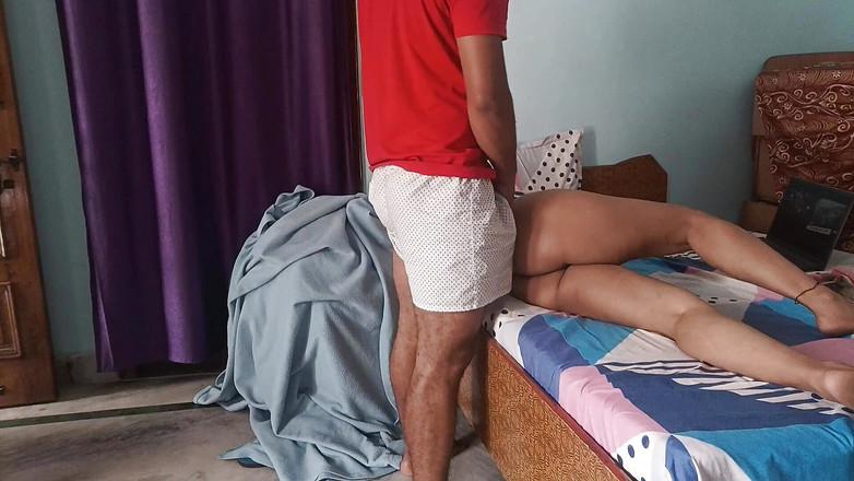 bibiji15: 벌거벗은 이웃이 집에 들어와 그녀를 떠났습니다.