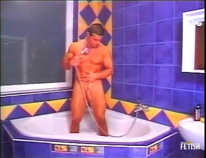 Gay Diaries: Muscular gay gets tight ass deep pounded by his partner...