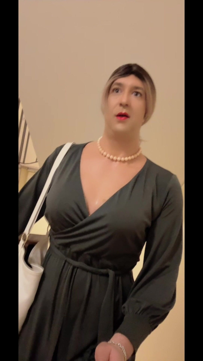 SissyDaniella: Ubrania ze stali Sissytask od sąsiadów i codzienny trening analny