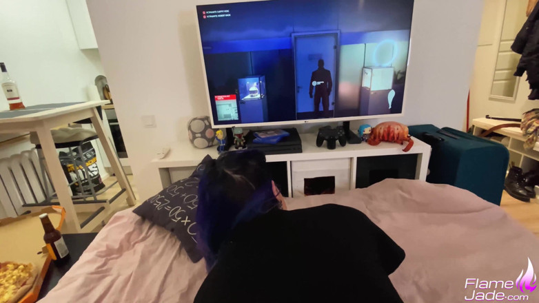 Flame Jade: Afgeleide vriendin van playstation sensuele seks