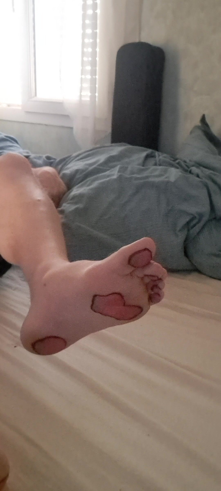 Oniasura: I Painted My Feet to Get Back Into Furry, Masturbate...