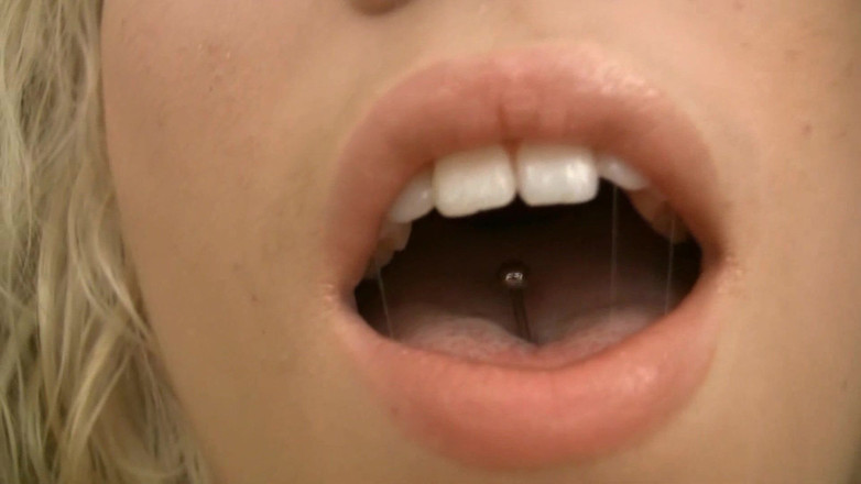 Injoy X: Prsatá blonďatá teenagerka chce ve své kundičce skutečného čůráka