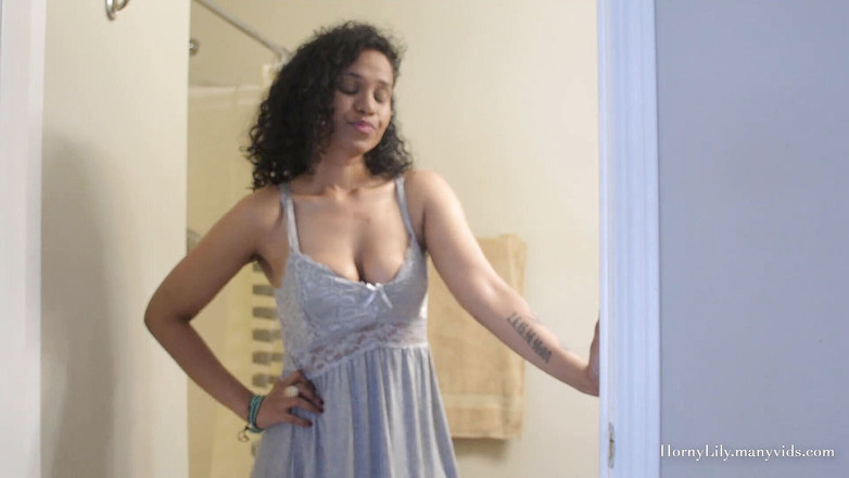 Horny Lily: Indická MILF joi v hindštině