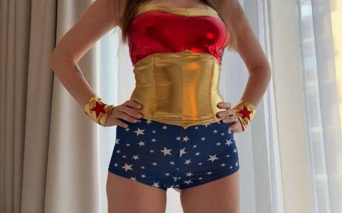 Alina Rai: Salvar El Mundo Puede Esperar... Me Estoy Follando Primero