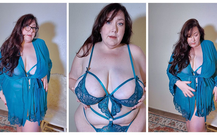 cutejayne: Sexy Baculatá brunetka BBW MILF předvádí křivky ve spodním prádle