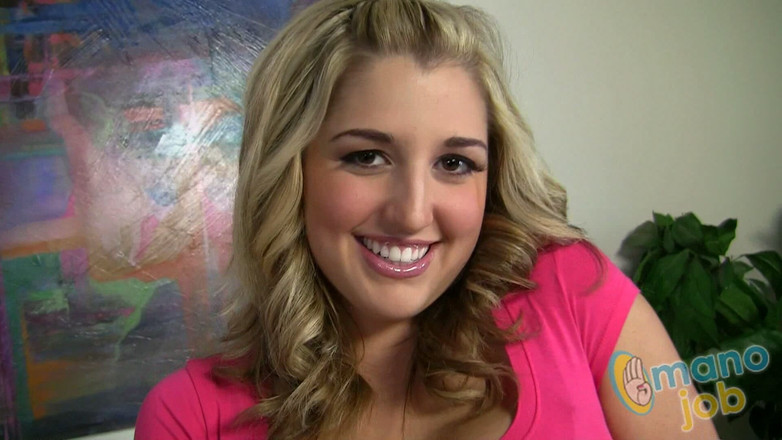 Mano Job: Dayna adore la bite