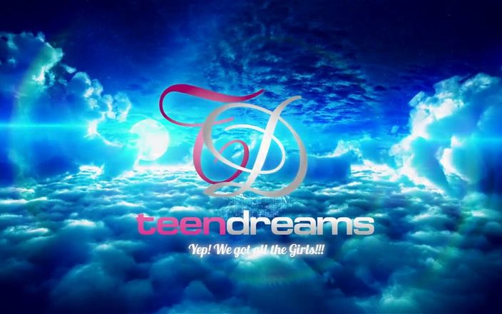 Teen Dreams: Marie es una pequeña chupapollas sexy