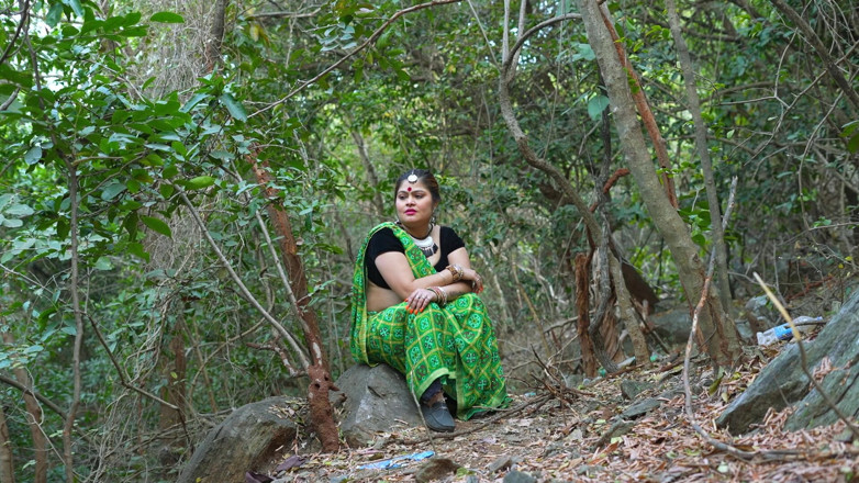 JAYESH GUPTA: Um estranho conheceu uma garota na selva, e eles tiveram...