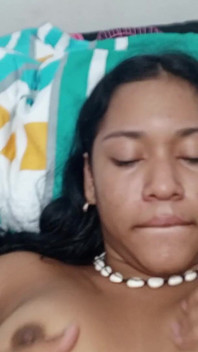 I Walk Into My Step-sister's Room and Find Her Naked, Waiting for Me to Have Sex with Her - Homemade Sex - Porn in Spanish