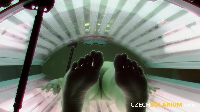 Czech Solarium: České solárium 240: Zapařená solárium mladé ženy