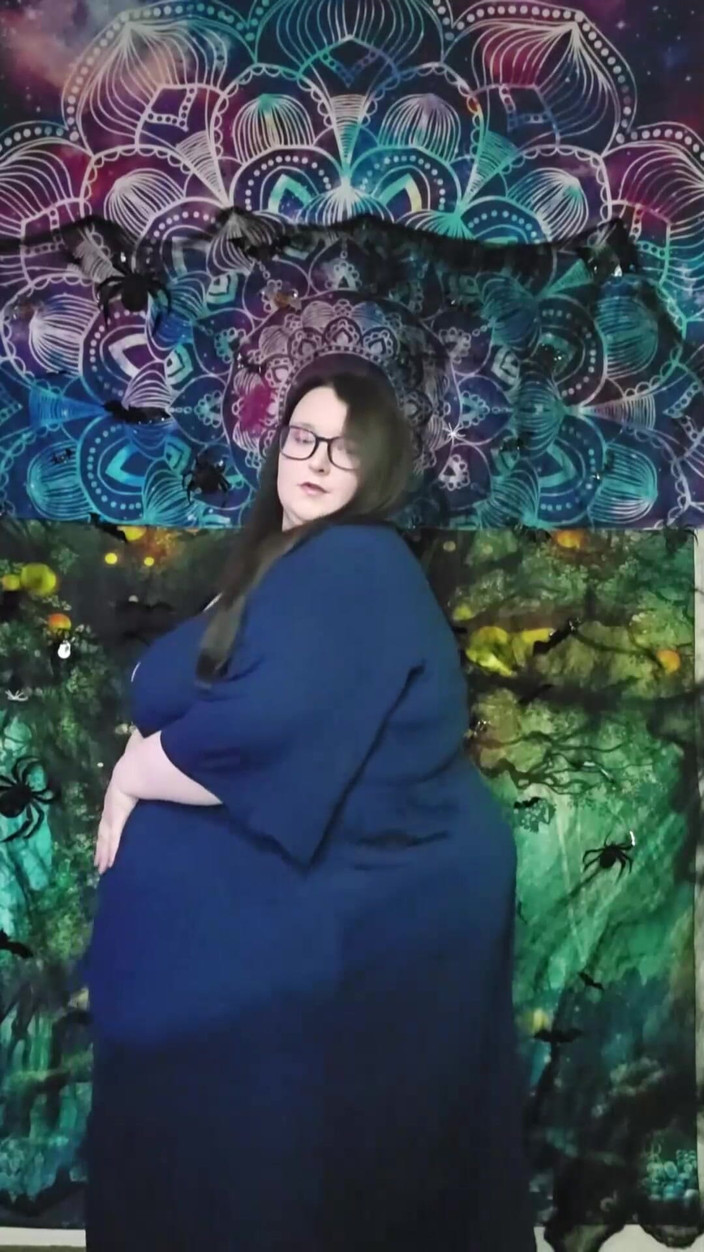 SSBBWLadyBrads: 내 사랑을 감동하게 하기 위해 옷을 입는다