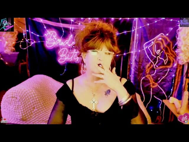 FemmeCheri120: Stripping