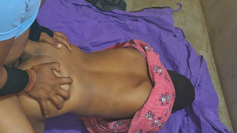 Trilokinath: ドギースタイルのセックス、インディアン・ビレッジの女の子、リフティングが上手い