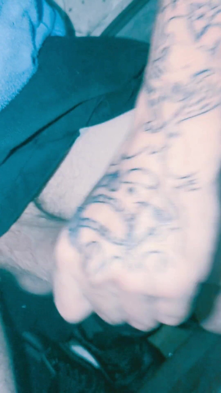 HungBareBackRabbit: Ik pronk met mijn 2 nieuwe tatoeages