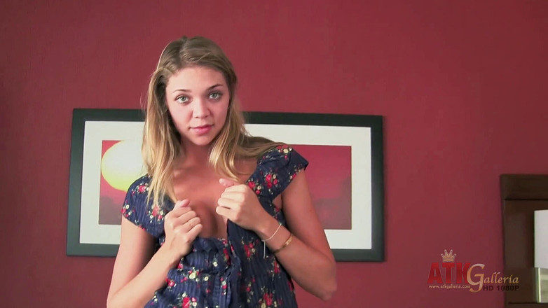 ATK Hairy: Awek yang luar biasa dapat pepek hariynya dan tetek kecil...