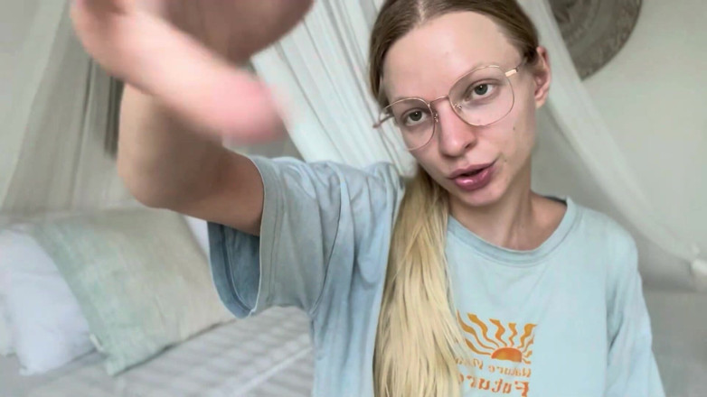 Goddess_Bella_Rae: Macecha tě nazývá hodný kluk - Asmr