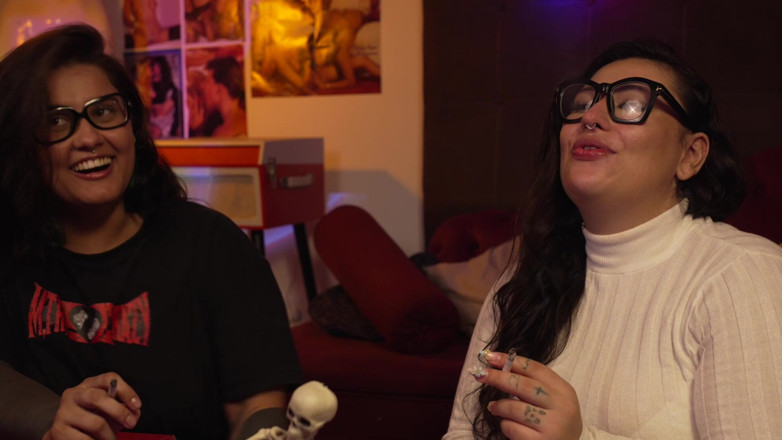 Gordelicias: Smoking Fetish! Two Hot Women Smoking and Talking About Their...
