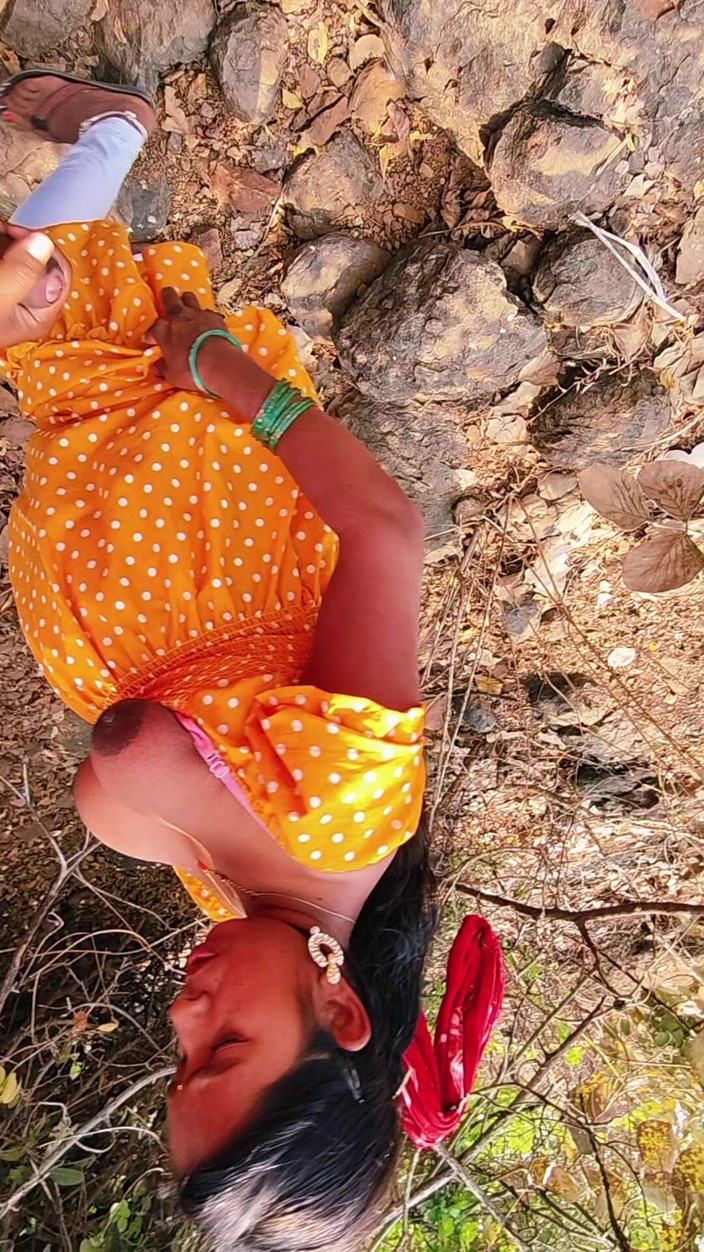 Premi pooja: Bos buitenshuis Indische Desi