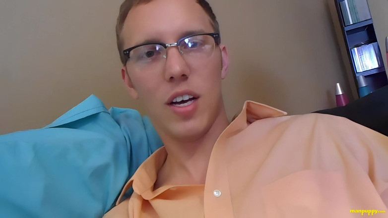 Man Puppy: 巨大なオタクが無視しようとしてる