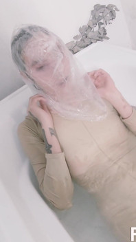 Sattira Full Desperate Bag and Water Bathtub Funny Faces