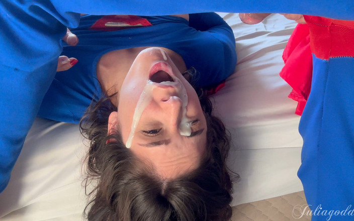 Shamelesscouple: Supergirl dikongkek super dengan ghairah