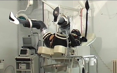 Amator Media: Clinica de păpuși de cauciuc - partea 1