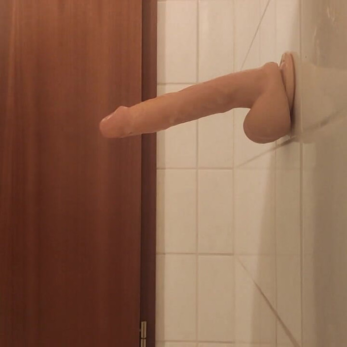 Devboy1995: Anální trénink baculaté sissy