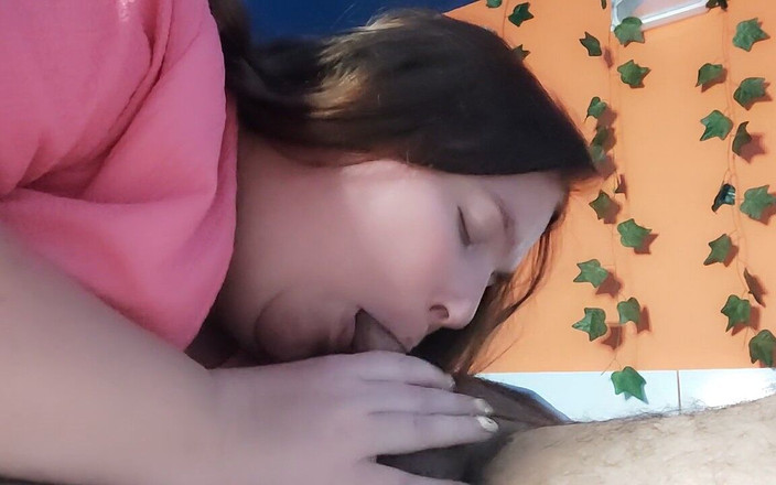 Whitekitten: BBW MILF je závislá na sání ptáka. Uctívání ptáka