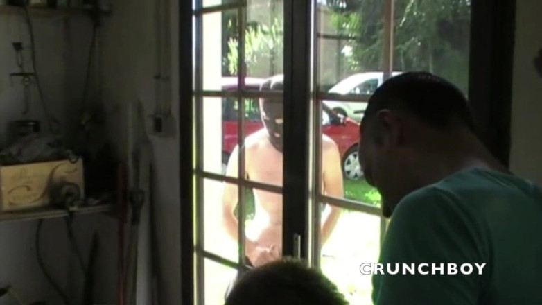 Crunch Boy: الفتى الفرنسي يُنكح من رجل الشرطة