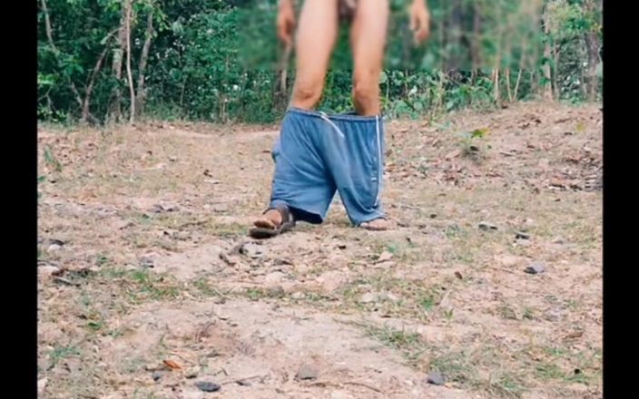 Tani: Olgun desi mallu çocuk herkesin içinde