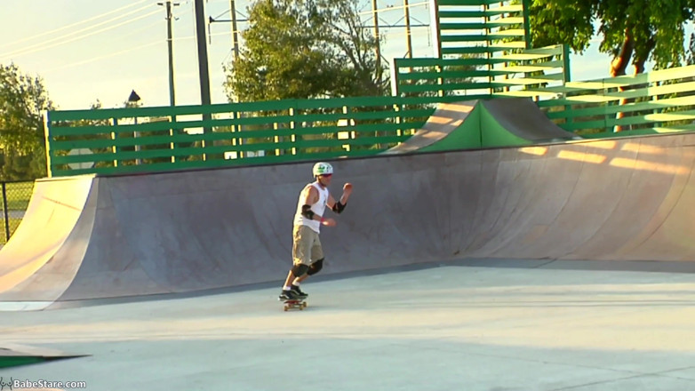 Babe Stare: Teen skater girl wants to get her shaved pussy fucked