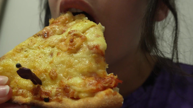 AmayaMori: Riesin pizza-abendessen nimmt eine wilde wendung, kleiner mann wird zum...