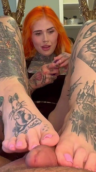 Inked2plz & Her Size 14's Foot Jobs to Please