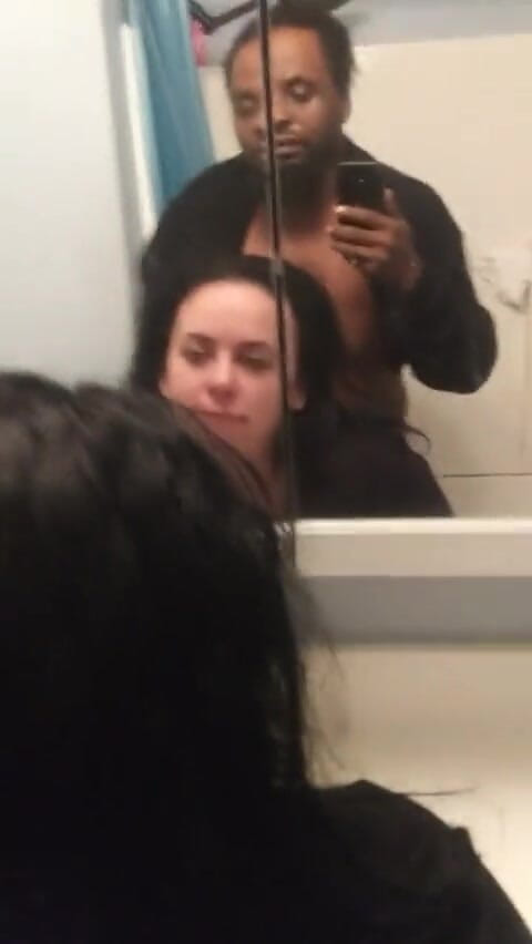 Anal_Angi_Rose: Une salope prend une grosse bite noire dans le cul à...