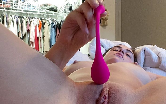 SarahSquirts: Video đầu tiên của Sara phun nước từ trước đến nay !! Xem...